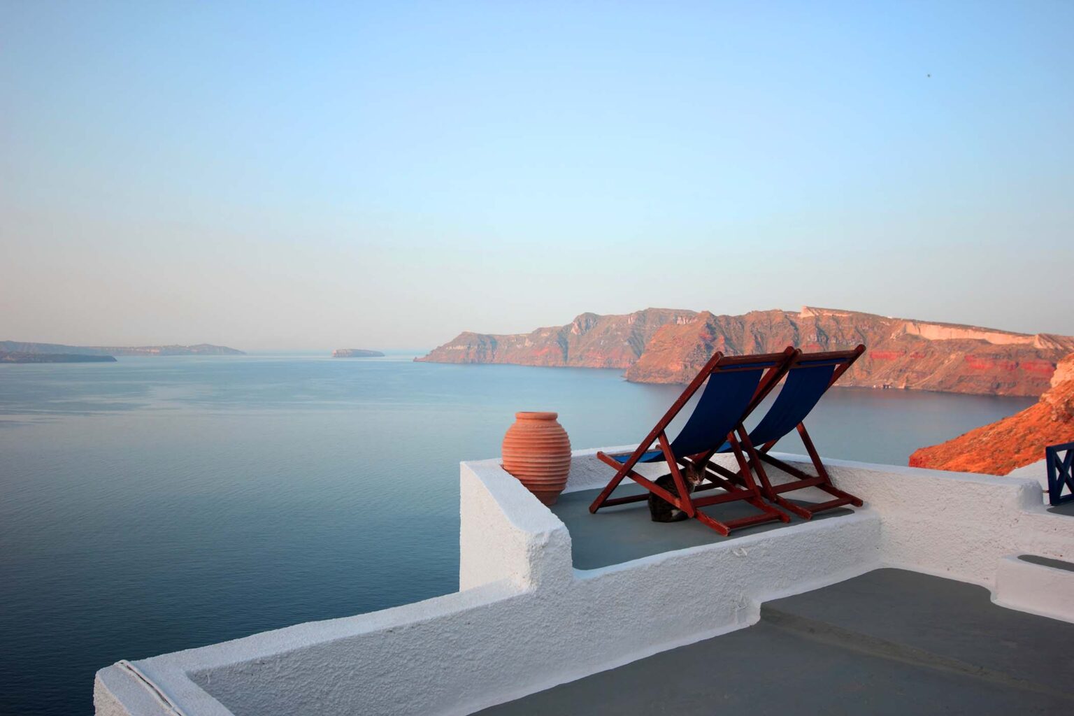 seascape-of-santorini-YTWYLZQ.jpg